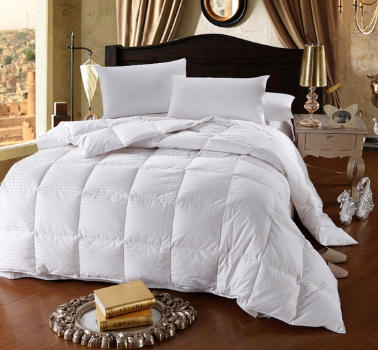 The Science of Warmth: Why Luxury Goose Down Comforters Outperform